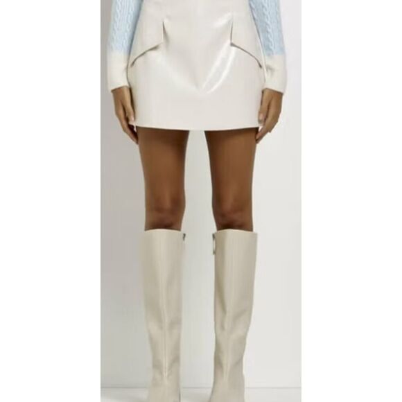 River Island Dresses & Skirts - River Island Mini Skirt Women's 6 UK/2 US Cream Faux Leather NWOT